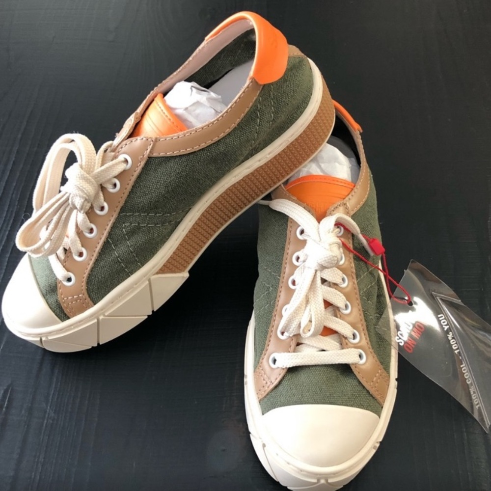 Schutz New in Box Gisella Platform Retro Sneaker Aspen Green/Dessert/Tan…